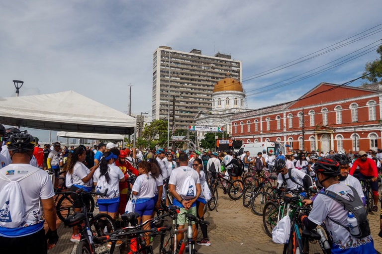 Passeio da Alepe reuniu mais de 2,5 mil participantes neste domingo Foto: Nando Chiappetta/Alepe