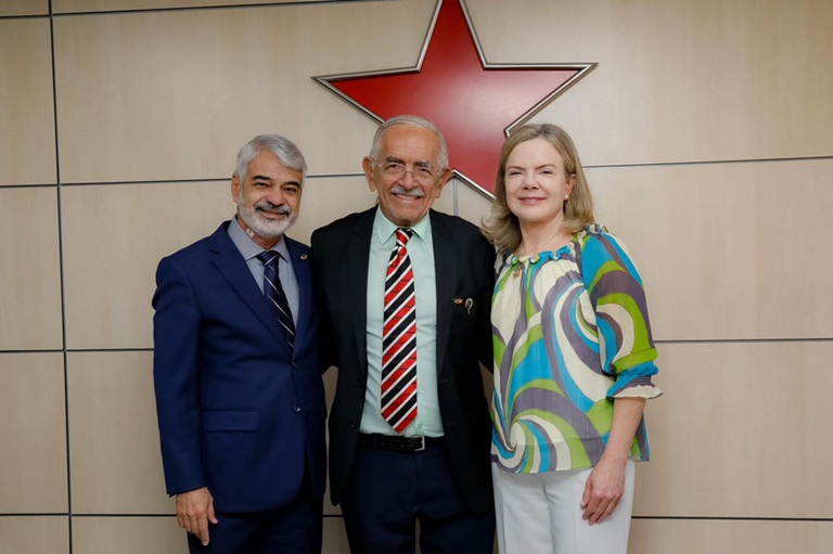 Prefeito de Paulista, Yves Ribeiro este em Brasília com Gleisi Hoffmann e Humberto Costa