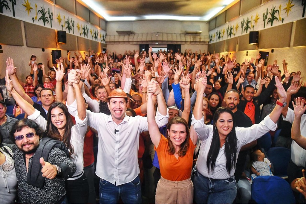 Armandinho teve a sua candidatura homologada e a convenção contou com a presença de Marília Foto