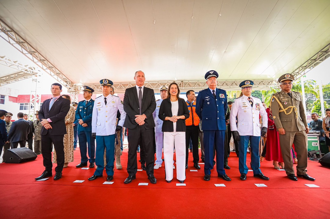 Gorvenadora Raquel Lyra empossou o novo comandante dos Bombeiros, coronel Francisco Cantarelli Foto Janaína Pepeu Secom