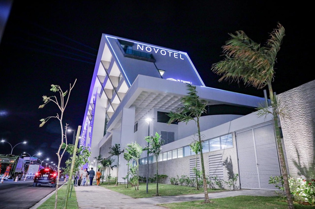 O Novotel Recife Marina terá a inauguração para o público no próximo dia 29 de julho Foto: Edson Holanda/PCR