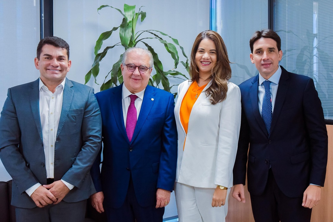 Representantes do Republicanos anunciaram apoio a Mirella Almeida, em Olinda