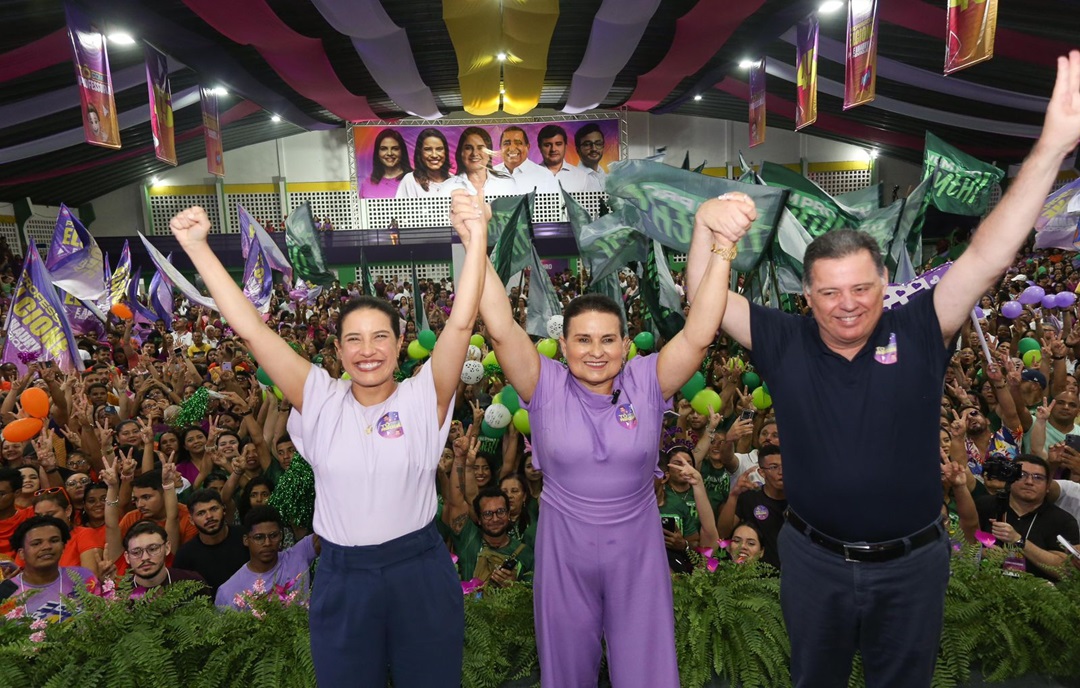 A Professora Elcione Ramos recebei a governadora Raquel Lyra e o presidente do PSDB Marconi Perillo na sua convenção Foto Divulgação