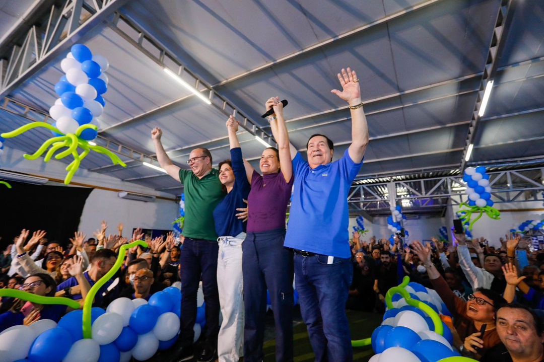 A governadora Raquel Lyra marcou presença na convenção que referendou o nome de Izaías Régis