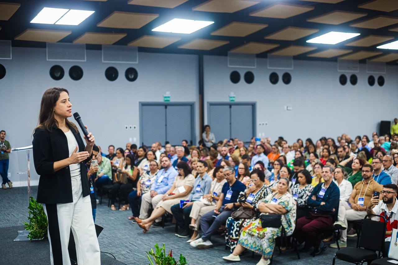 Aos novos gestores, Raquel disse querer todos remando em uma só direção Foto Janaina Pepeiu