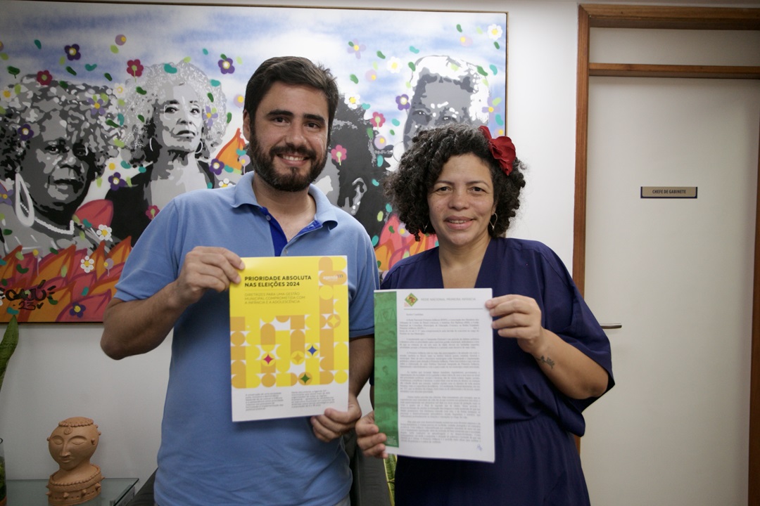 Dani Portela assinou a Agenda 227, sendo a primeira candidata a aderir ao documento e reafirmar o seu compromisso com a juventude Foto Fran Silva Equipe Dani Portela