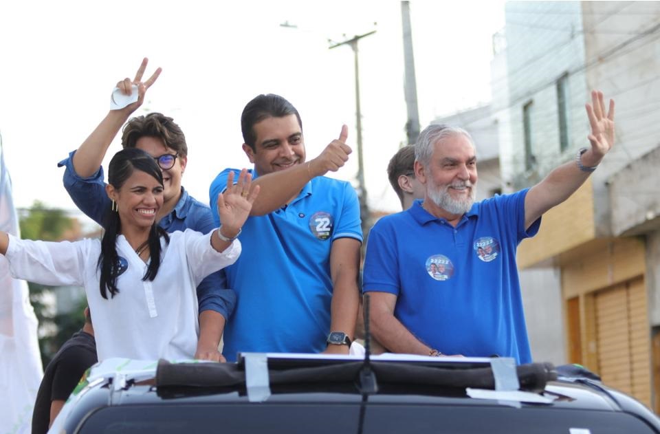 Fernando Rodolfo comandou carreata pelas ruas de Caruaru Foto Divulgação