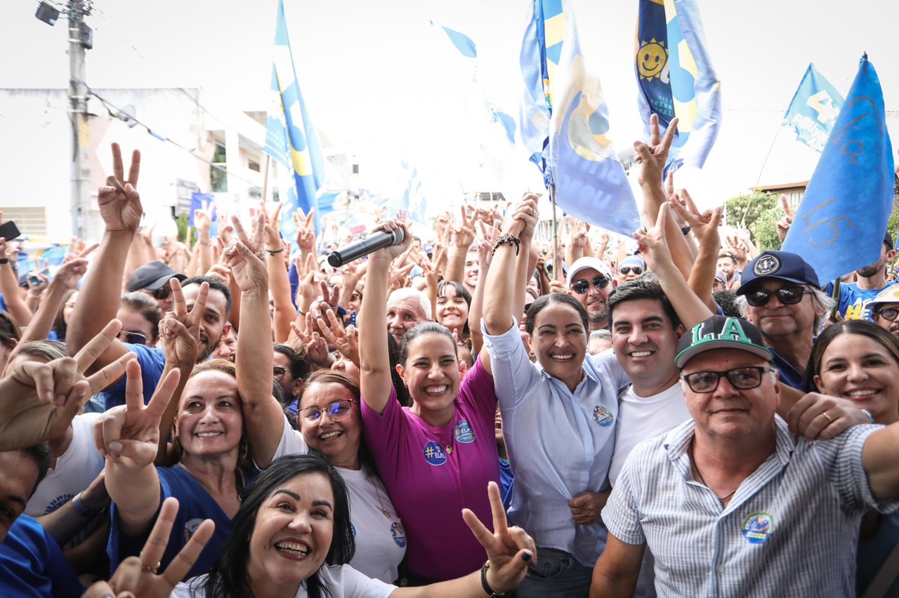 Governadora Raquel Lyra participa de carreata ao lado de Pollyanna Abreu, candidata a prefeita de Sertânia