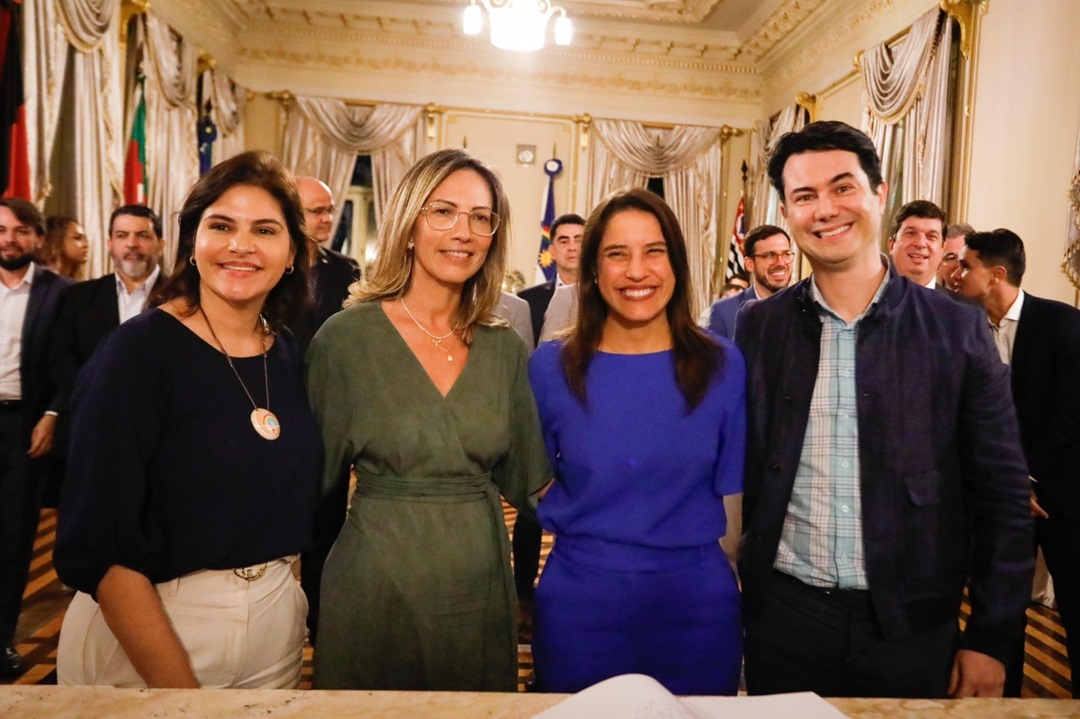 Indicada pelo PV, Yanne Teles tomou posse nesta quarta-feira na secretaria da criança e Juventude Foto Fotos Hesíodo Góes Secom