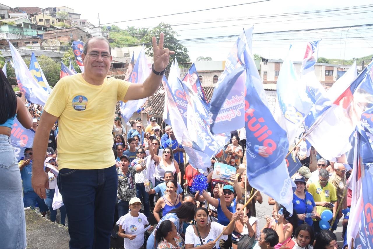 Prefeito e candidato à reeleição, Mano Medeiros comandou caminhada de 6 quilômetros Foto Divulgação