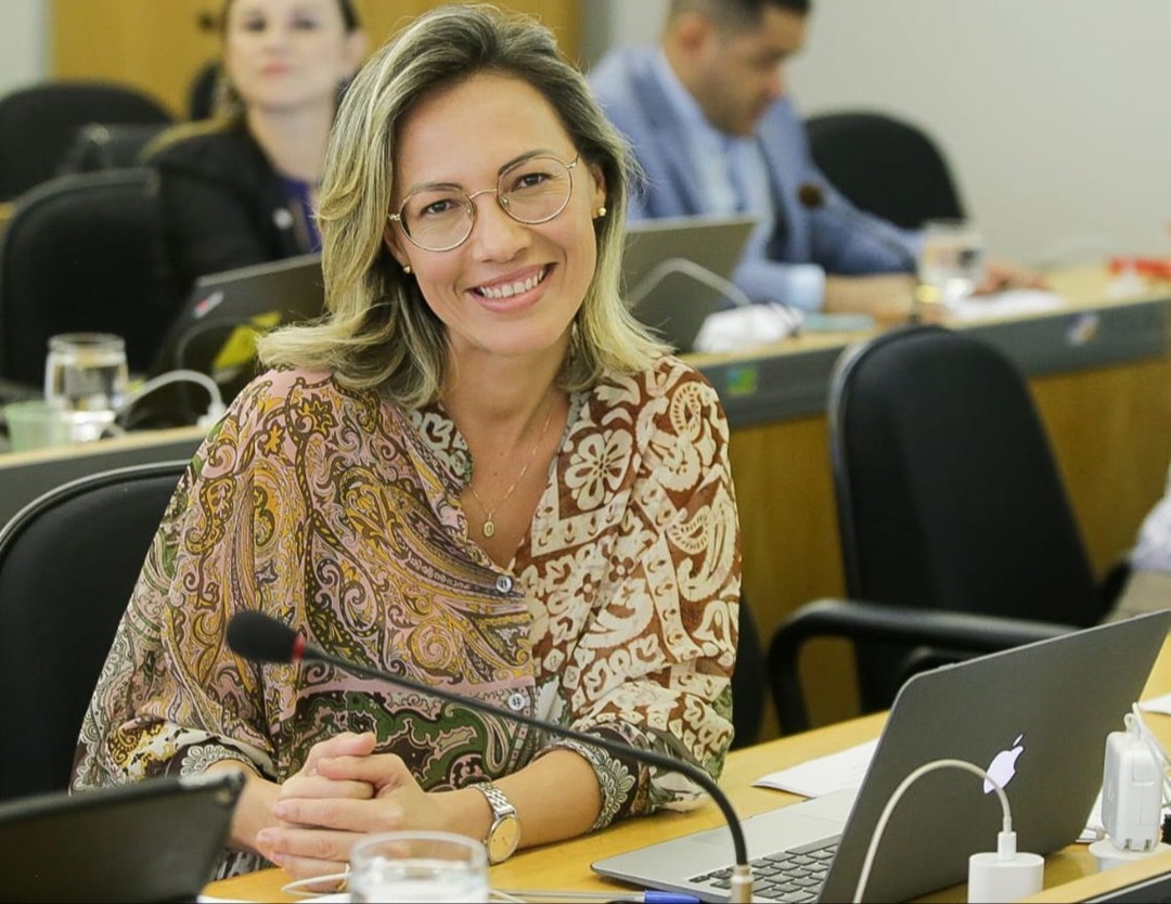 Governadora Raquel Lyra anunciou Yanne Teles, ligada ao PV, para assumir a nova secretária de Criança e Juventude de Pernambuco