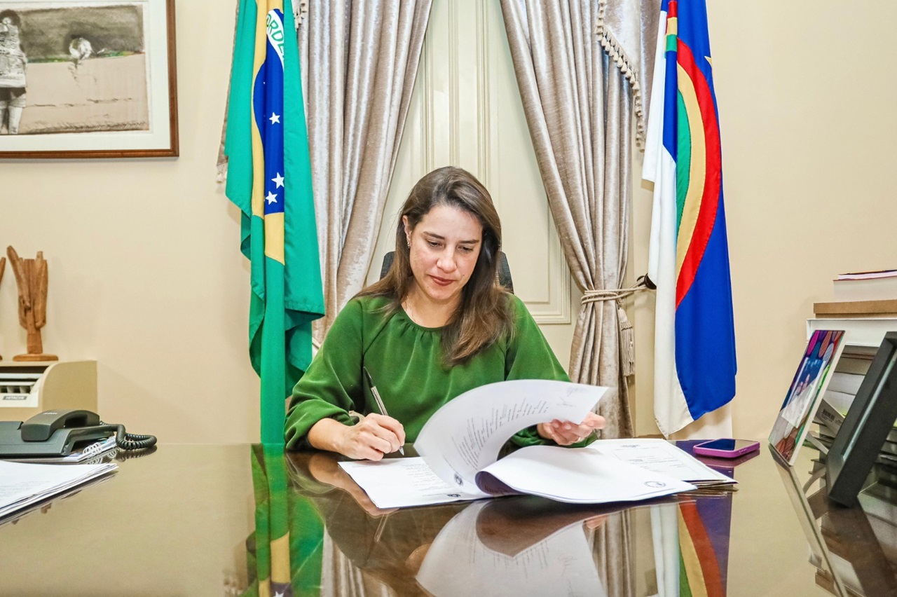 A governadora Raquel Lyra enviou dois projetos à Assembleia Legiuslativa para tratar de doações de terrenos Foto Janaina Pepeu Secom