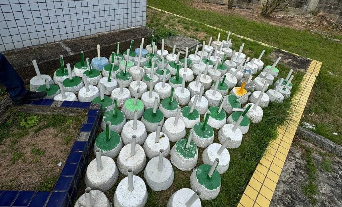 Bases da campanha de Mano Medeiros foram encontradas num galpão da equipe de Clarissa Tércio