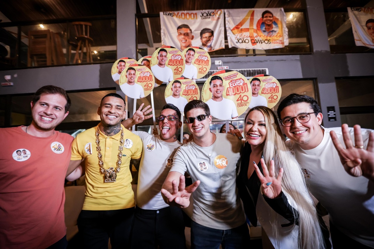 João Campos se reuniu com integrantes do movimento brega Foto Edson Holanda Divulgação