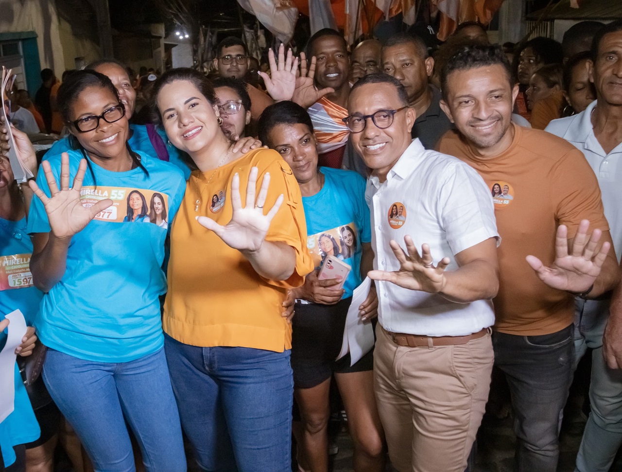 Mirella Almeida participou de caminhada no Bairro do Rio Doce