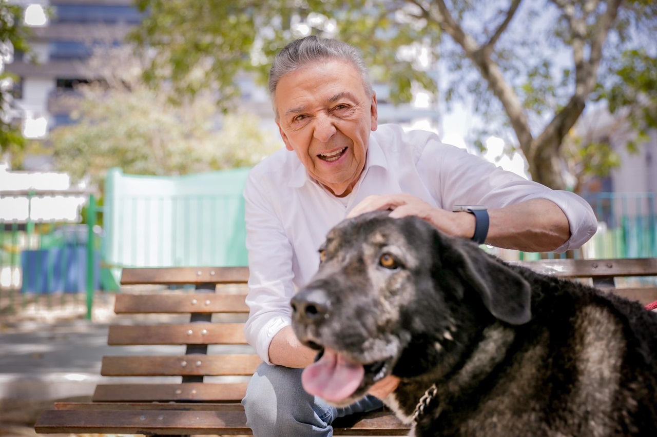 Zé Queiroz promete construir um hospital veterinário público Foto Thiago Calazans