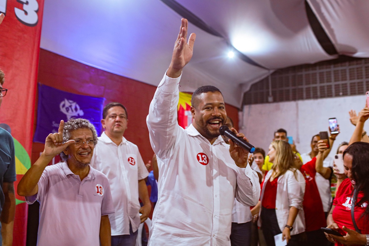 Com a presença de Saulo Olinda, Vinicius comandou a planária do PT Foto Thiago Paixão