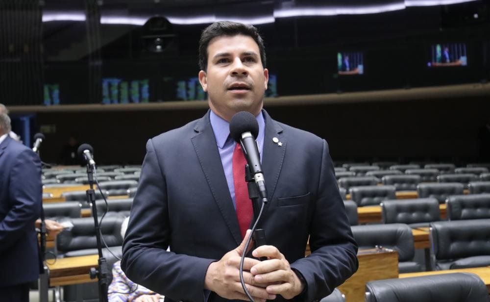 Deputado federal Carlos Veras destaca a renovação de quadros do PT nesta eleição de 2024 Foto Mário Agra Câmara dos Deputados