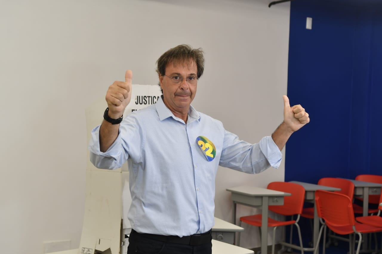 Gilson Machado, ao votar, disse acreditar no segundo turno da disputa Foto Ademar Filho