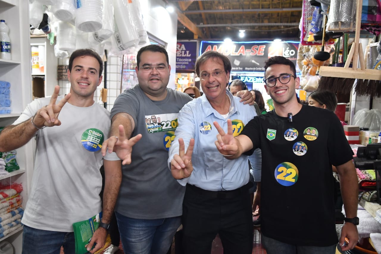 Gilson Machado visitou o Mercado de Boa Viagem acompanhado de candidatos a vereador