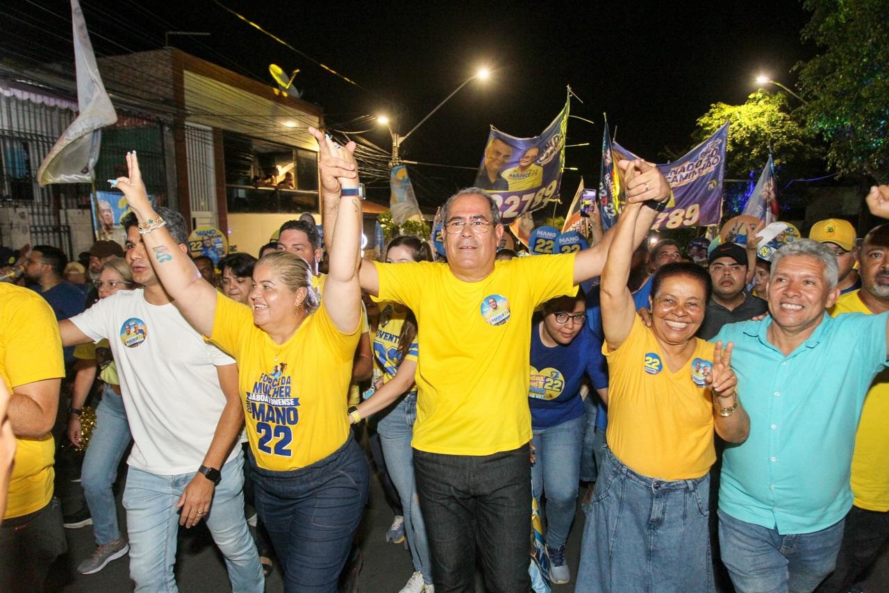 Prefeito e candidato à reeleição Mano Medeiros celebra o fim da campanha e diz que ficou na rua os 45 dias