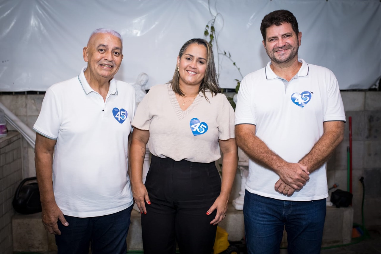 Terceira colocada no primeiro turno, Lívia Álvaro anunciou o apoio a Ramos, em Paulista Foto Fabiano Alves Divulgação