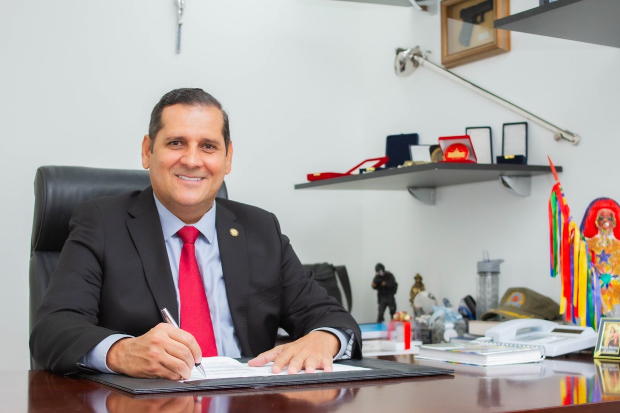 Deputado Fabrizio Ferraz fez apelo ao Governo do Estado na questão do Águas de Pernambuco