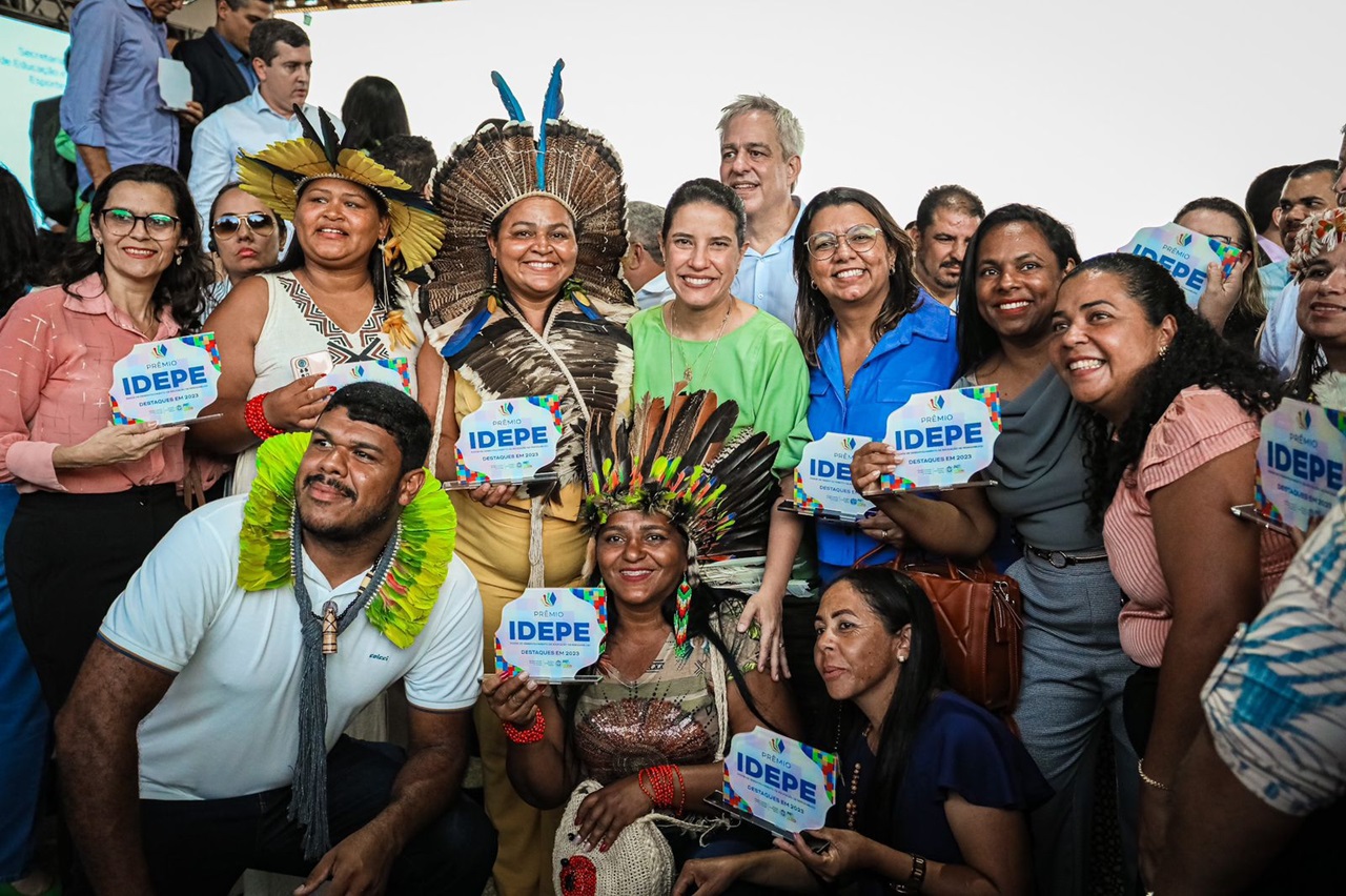 Raquel afirma estar trabalhando muito para transformar a educação de Pernambuco para melhor