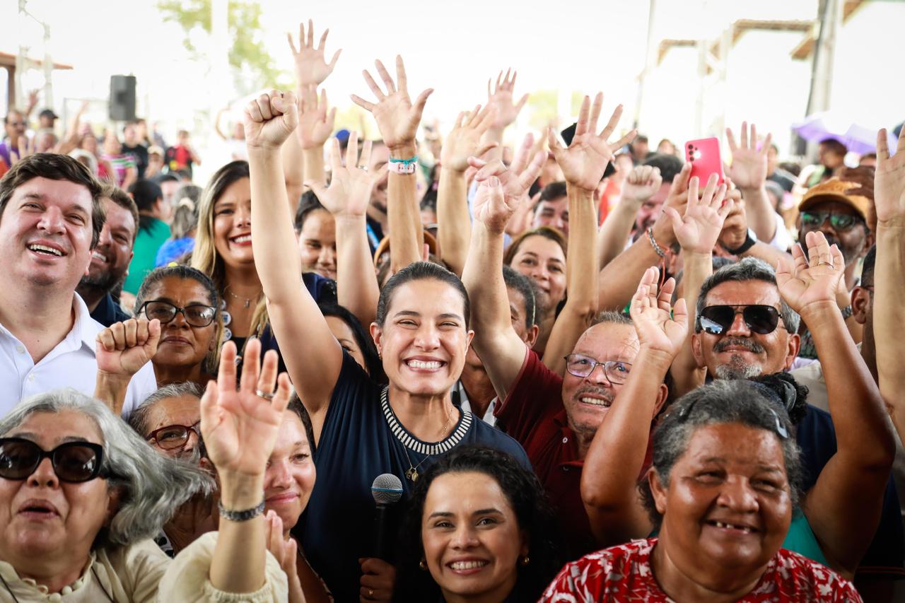 A governadora Raquel Lyra lembrou que a obra paralisada há quase dez anos e foi retomada no Morar Bem Fotos Hesíodo Góes Secom