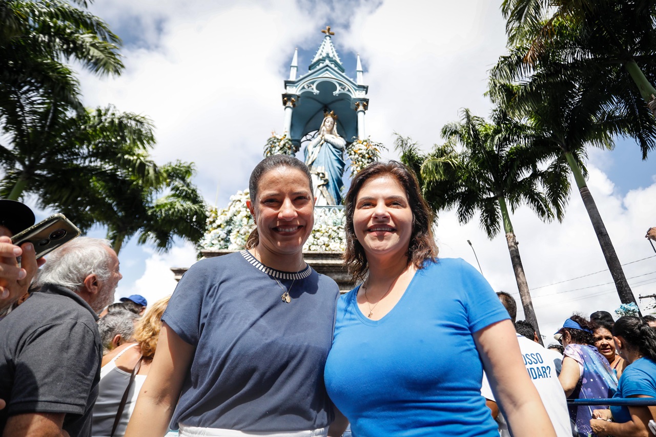 Governadora Raquel Lyra subiu o morro da Conceição acompanhada da vice, Priscila Foto Hesíodo Góes Secom