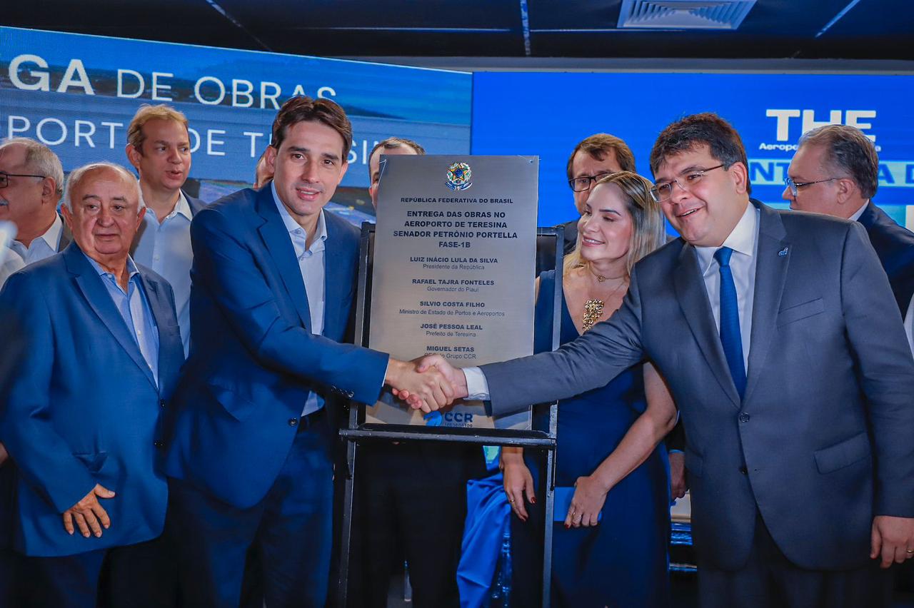 Ministro Silvio Filho e o governador Fonteles entregam obras so aeroporto de Teresina