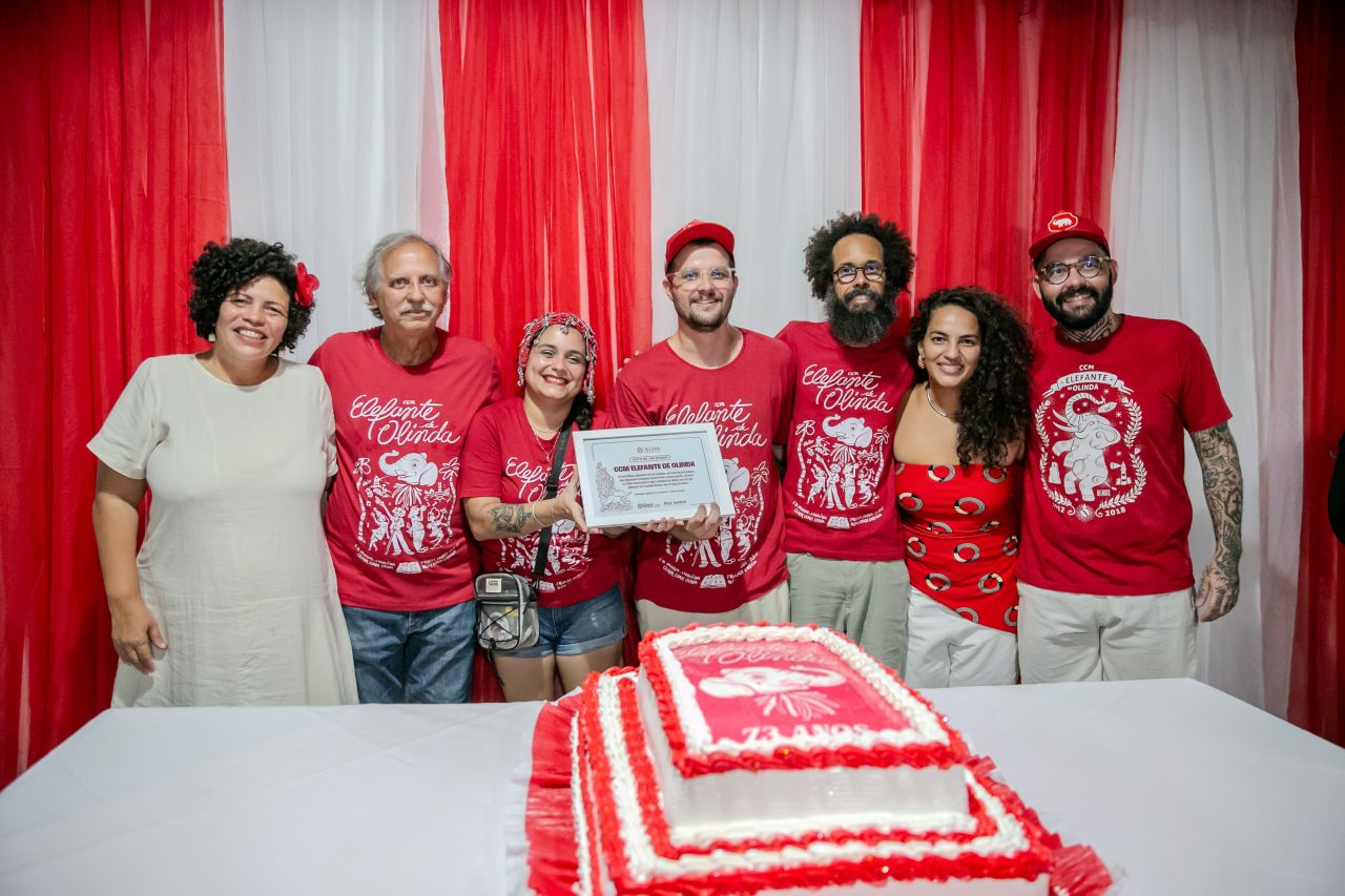 Homenagem ao Elefante foi fruto de uma proposta conjunta das parlamentares, que participaram da comemoração dos 73 anos da agremiação