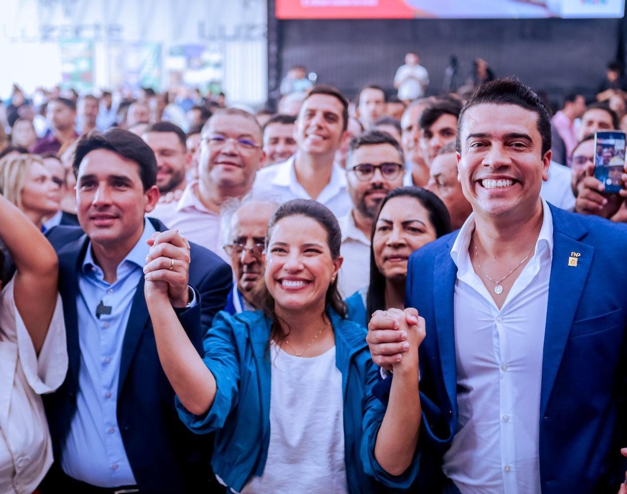 Ministro Silvio Filho, a governadora Raquel Lyra e o prefeito de Caruaru Rodrigo Pinheiro celebraram o projeto do aeroporto