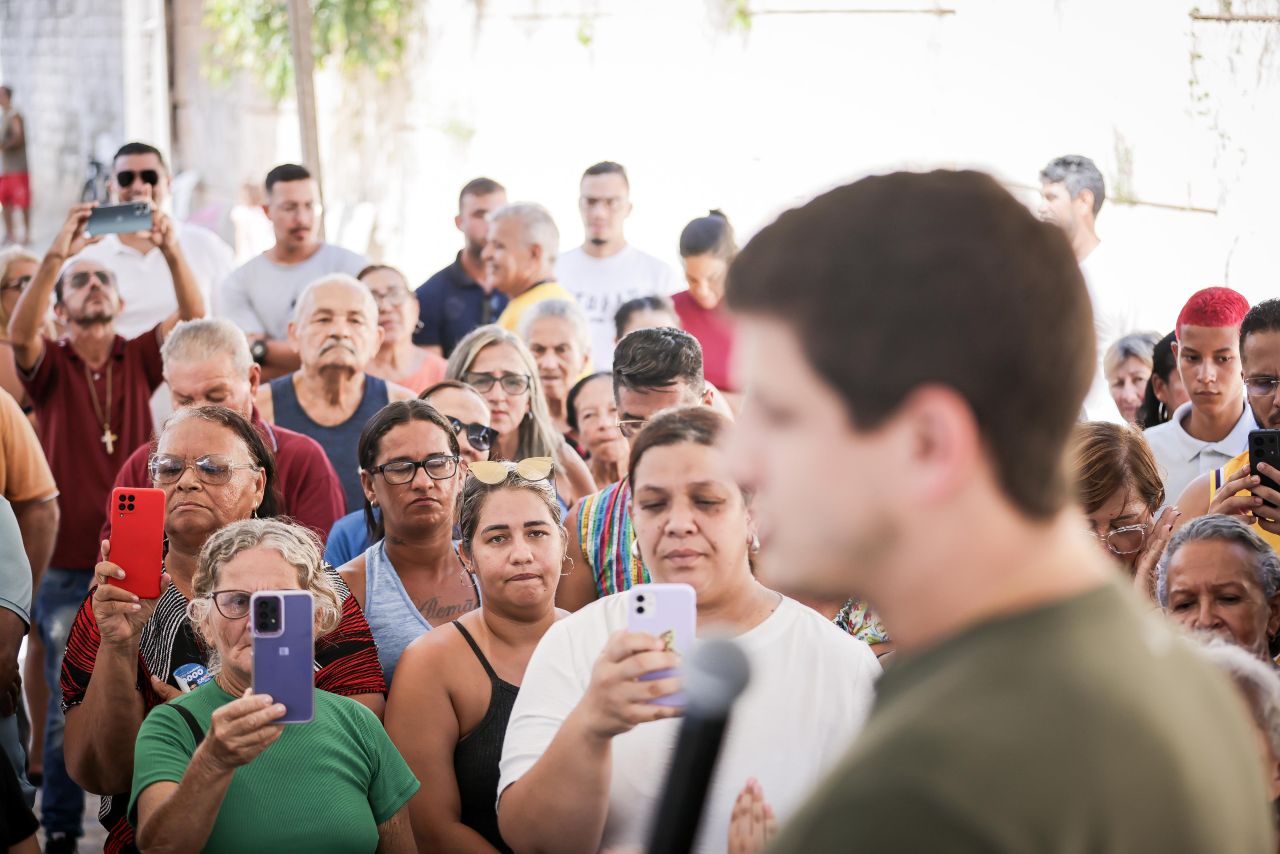 O prefeito João Campos afirmou que as obras importantes da PCR são as que chegam na porta das pessoas