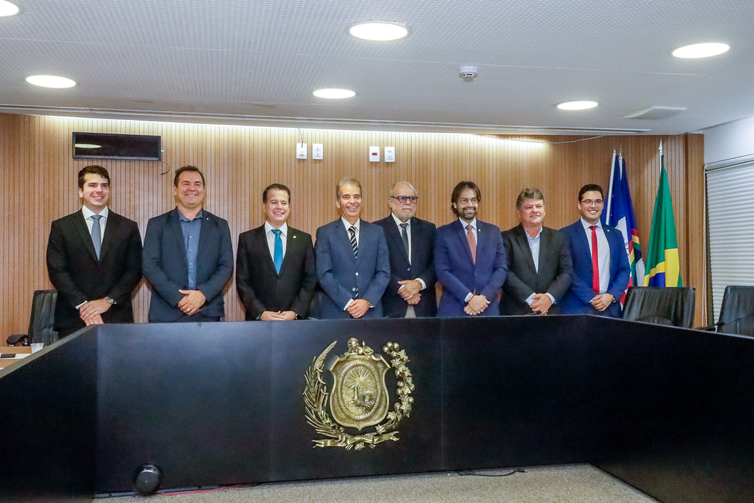 Oito deputados se revezaram entre as três comissões para a escolha de presidente e vice Foto Roberto Soares Alepe