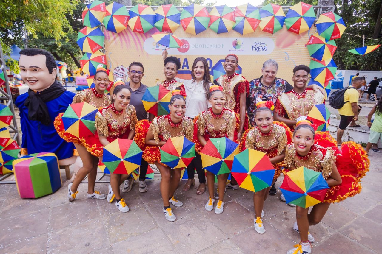 Prefeita Mirella Almeida acompanhou a celebração do Dia do Frevo