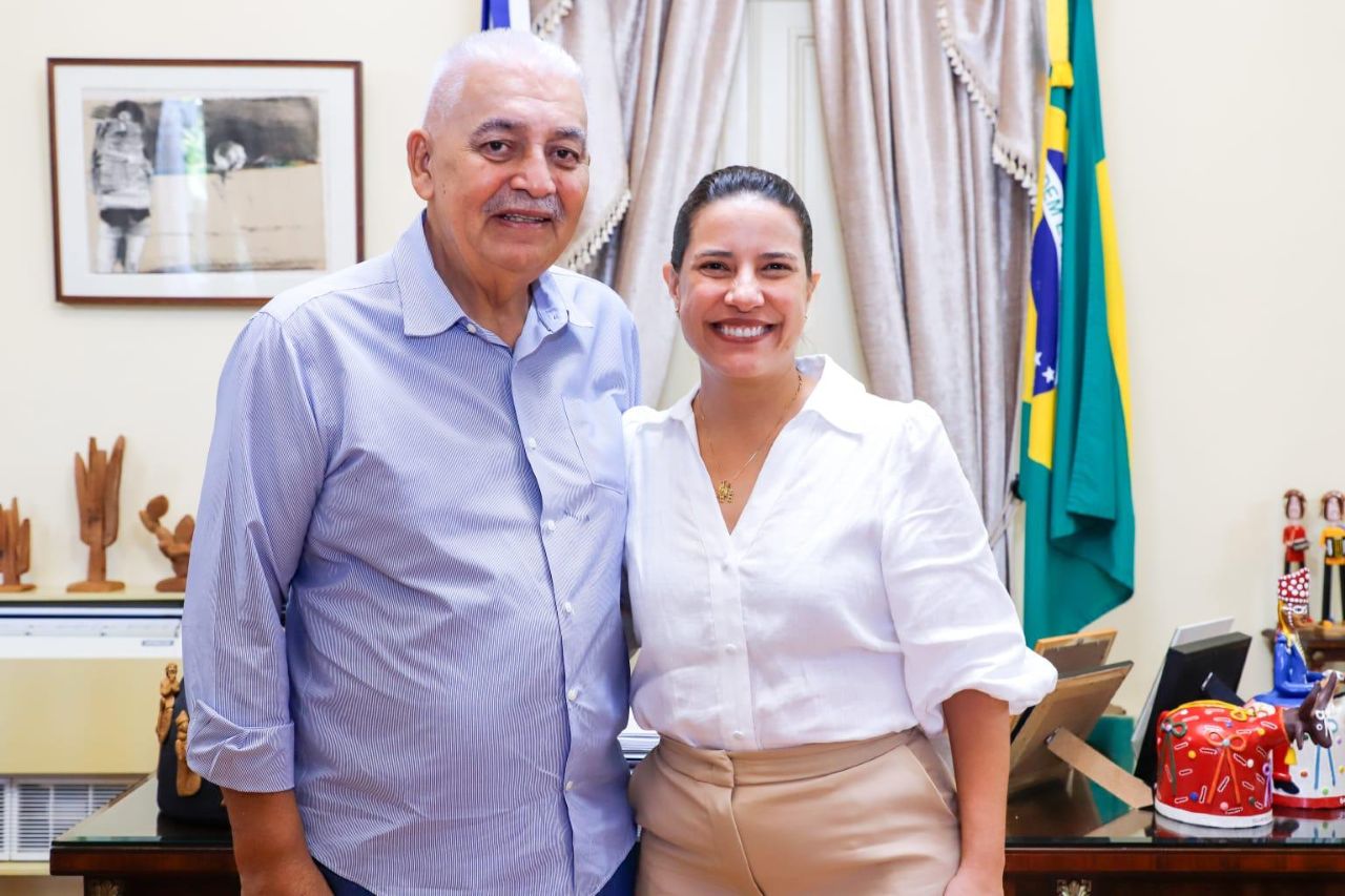 Prefeito Ramos tratou de investimento em Paulista com a governadora Raquel Lyra