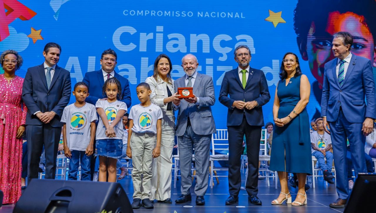 Raquel recebeu, em nome de Pernambuco o selo concedido pelo Governo Federal