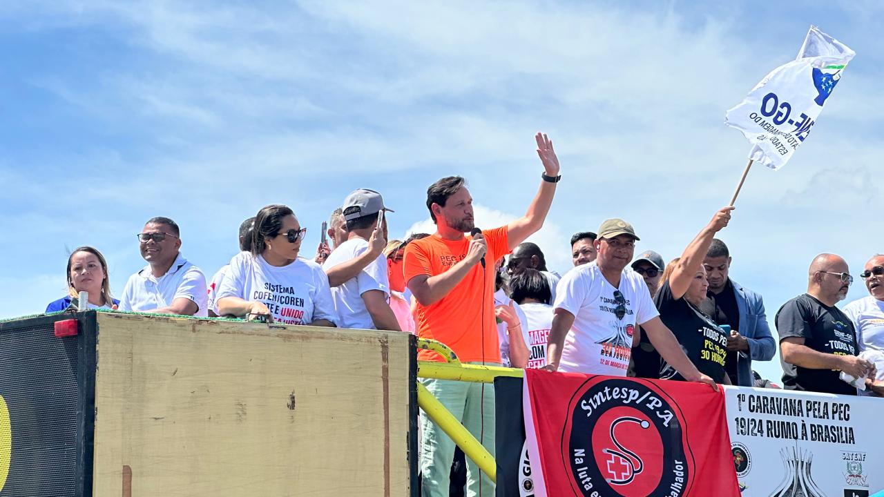 Deputado Gilmar Junior participou de uma manifestação pel pec 19 na Praça dos Tres Poderes