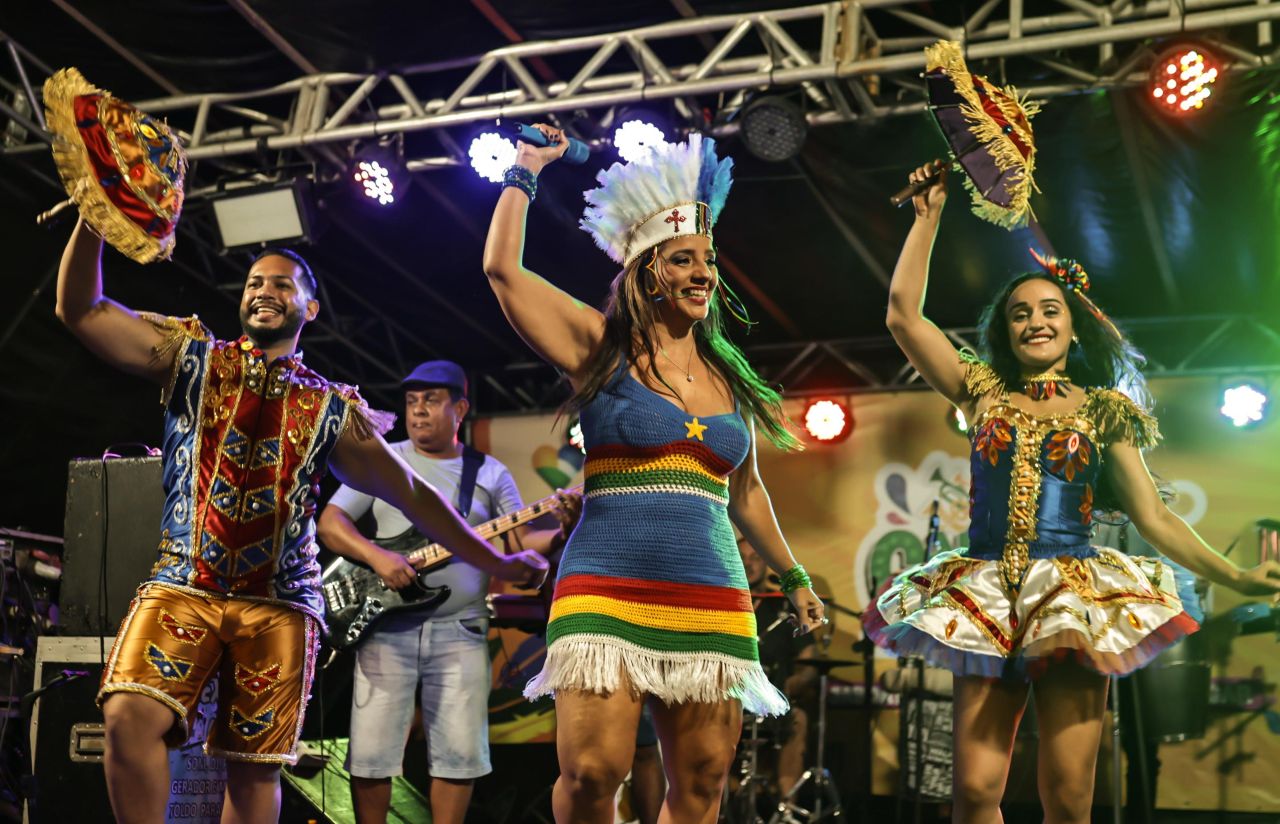 No encerramento do Carnaval de Jaboatão, muito frevo pernambucano