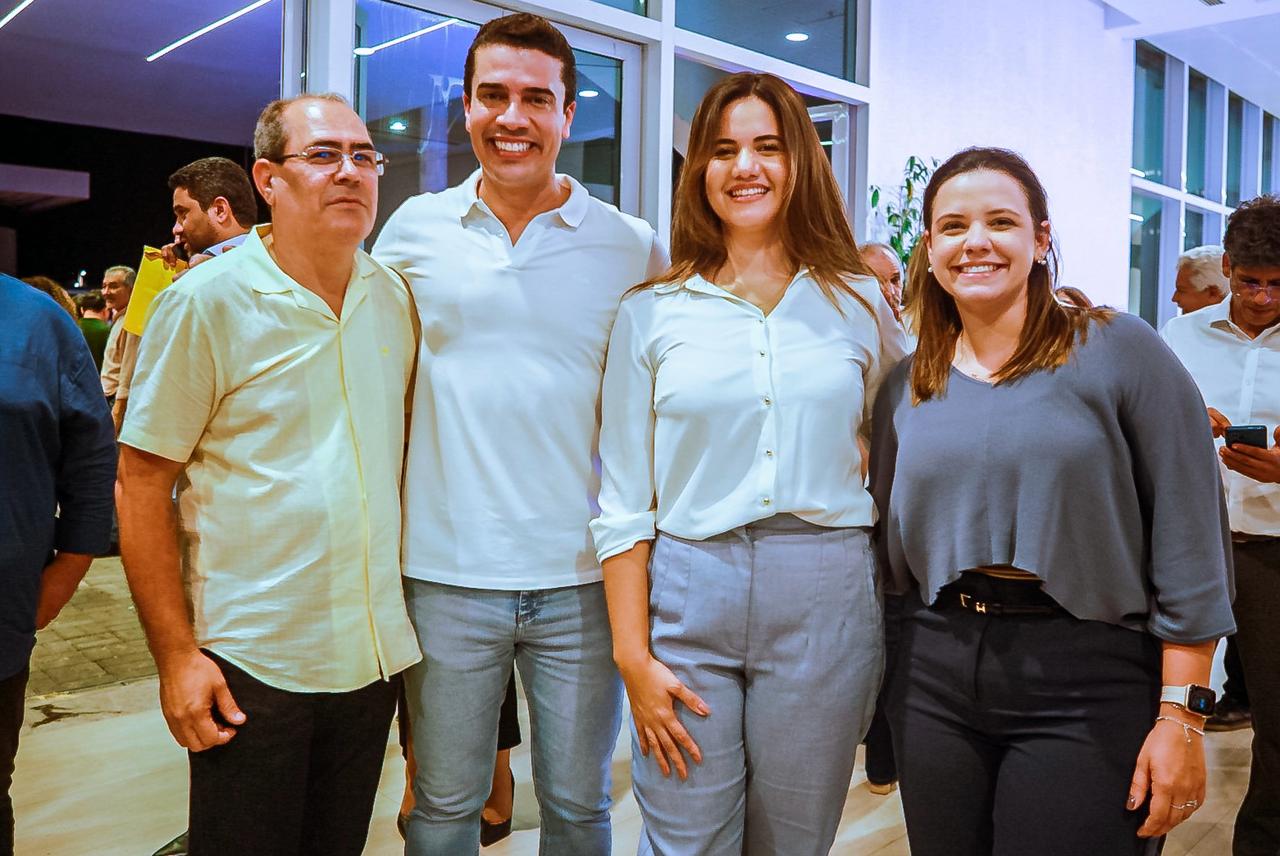 Rodrigo Pinheiro esteve ao lado de outros prefeitos na filiação de Raquel Lyra ao PSD