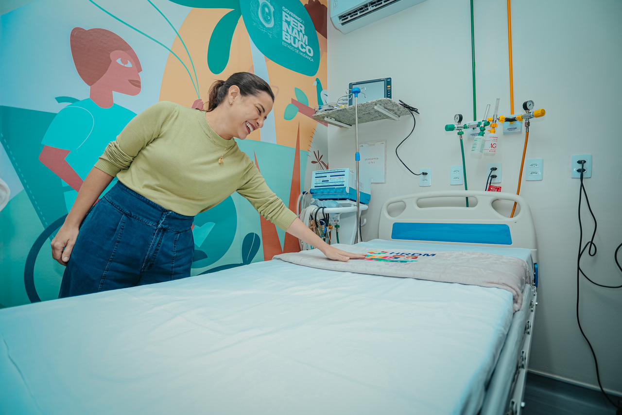 A governadora Raquel Lyra entregou a UTI no Hospital Dom Moura, que amplia rede de cuidados intensivos infantis no Agreste e atenderá 21 municípios da região Foto: Janaína Pepeu/Secom