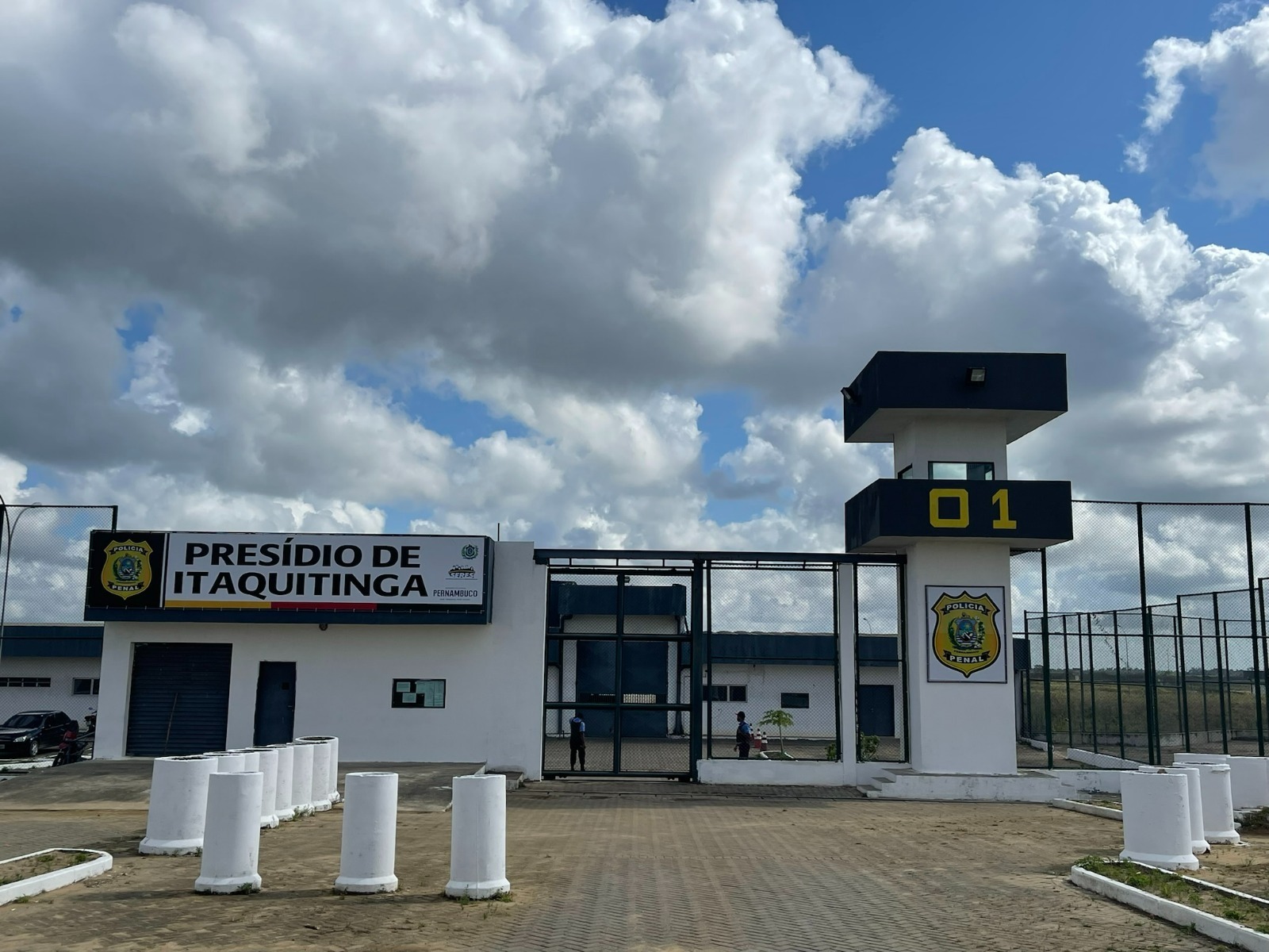 A previsão é que as três unidades de Itaquitinga sejam concluídas em 2026, ofertando 3.024 novas vagas no regime fechado