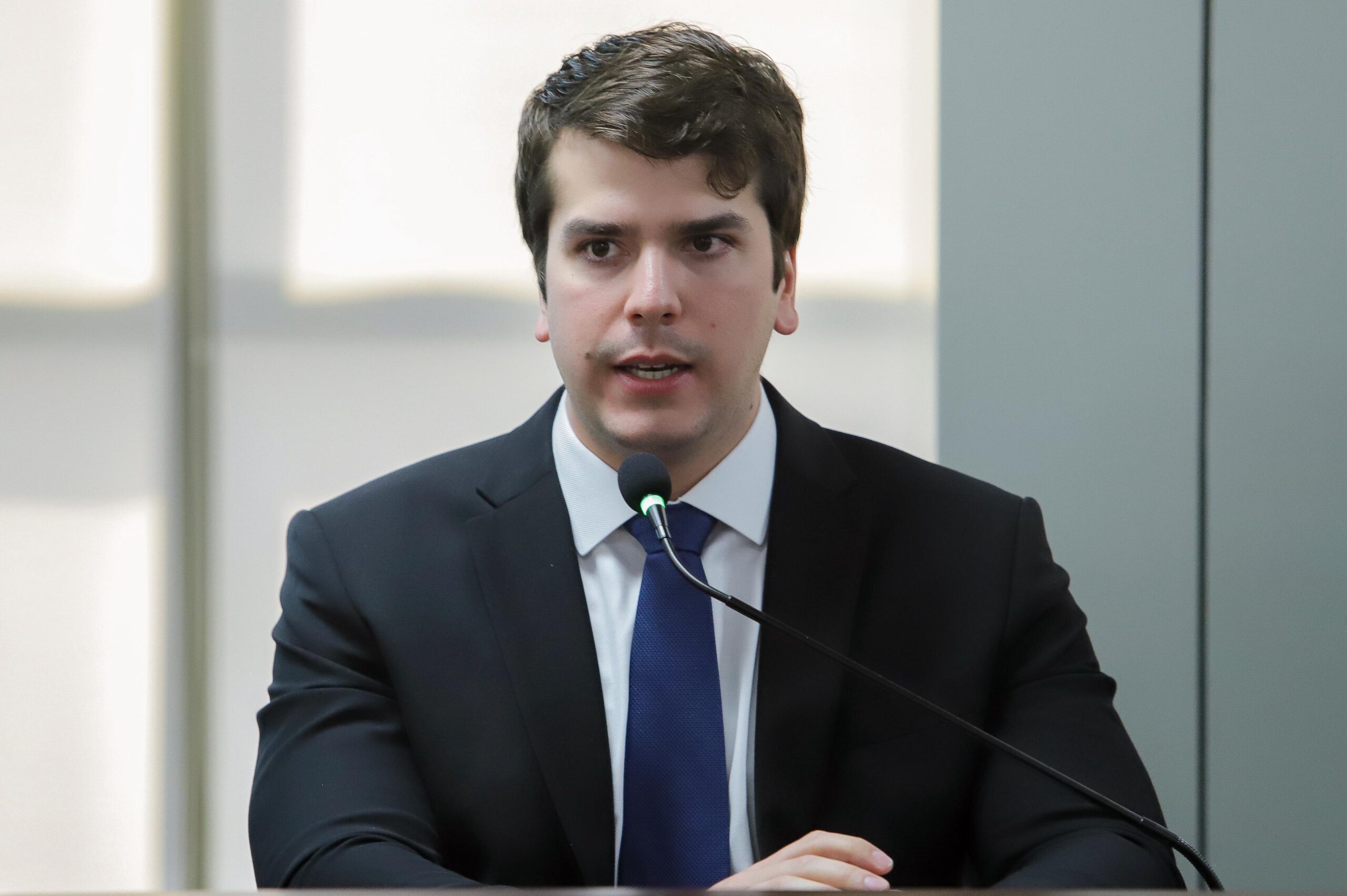 Antonio Coelho afirma que só pautará o crédito suplementar de R$ 100 milhões após governo investir na recuperação da UPE no Sertão
