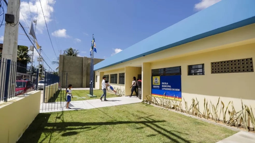 As escolas do Recife tiveram as aulas suspensas nesta quinta por causa das chuvas e retomaram as aulas nesta sexta