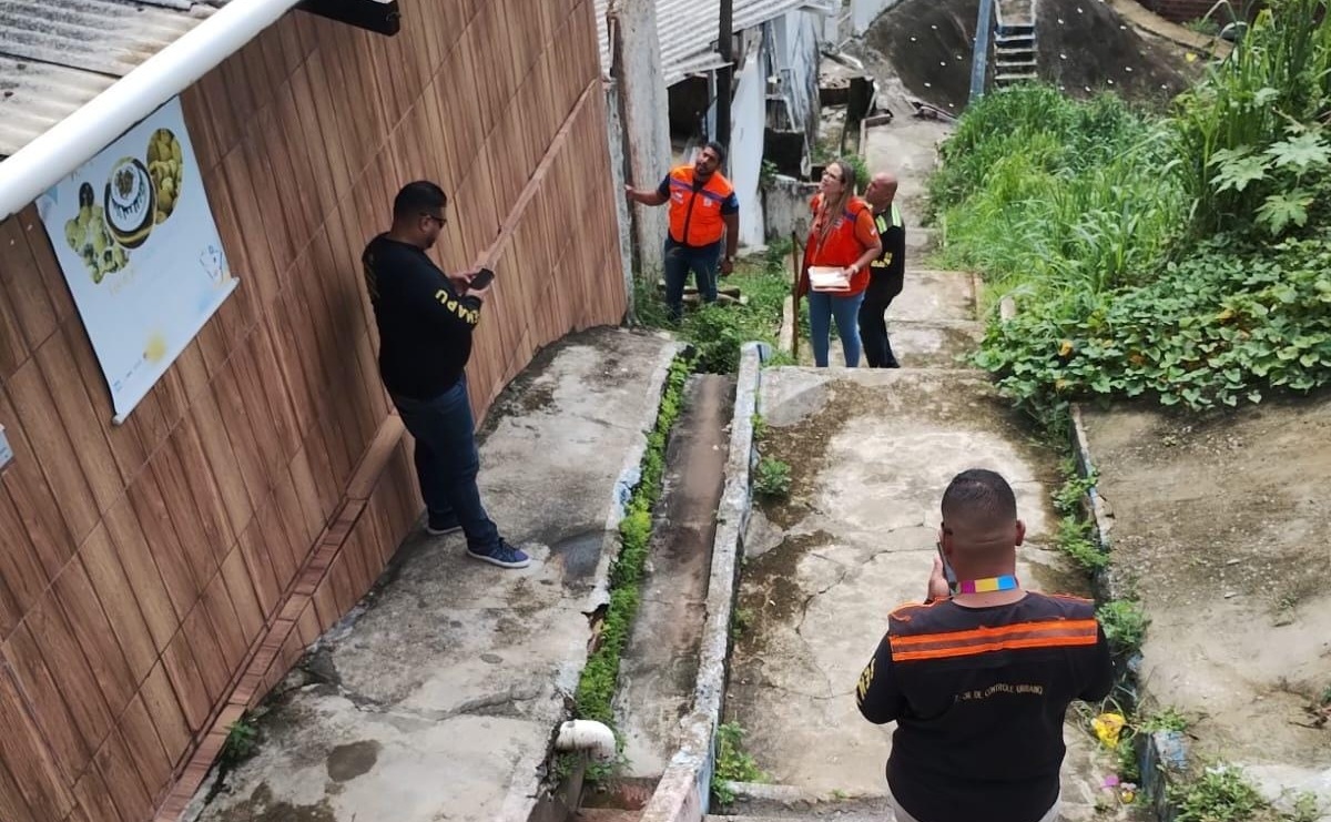 Com apoio do Exército, Prefeitura de Olinda intensifica vistorias, evacuações e serviços de contenção e drenagem em áreas de risco