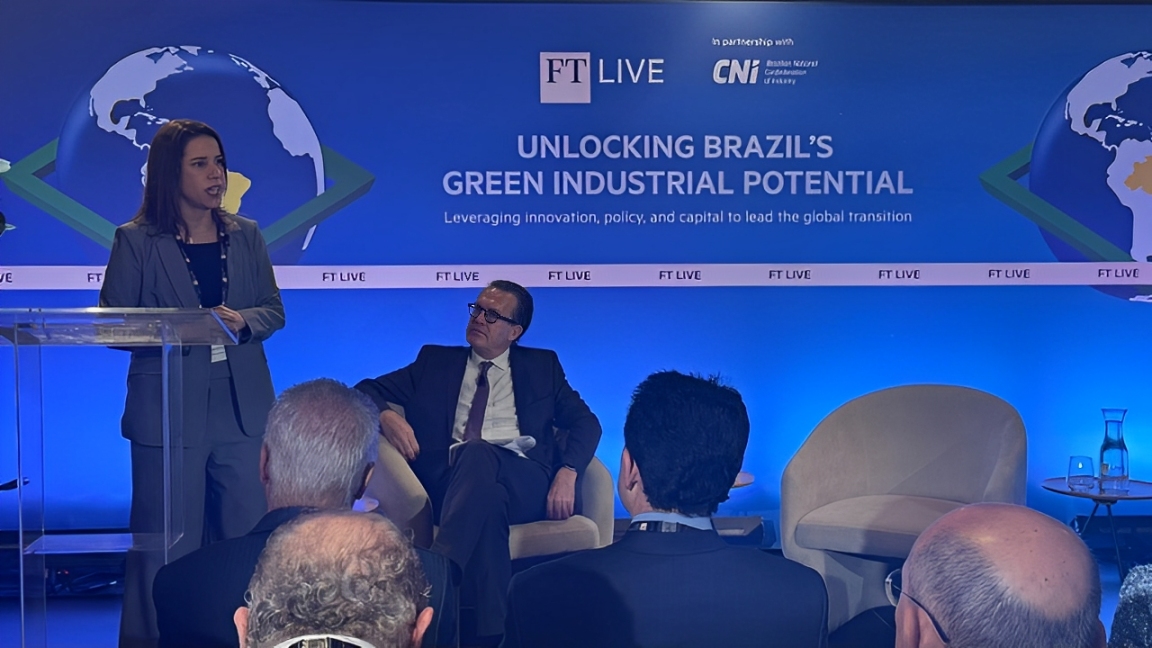 Durante palestra em Nova Iorque, Raquel Lyra destacou que o PIB de Pernambuco superou a média nacional Foto Divulgação