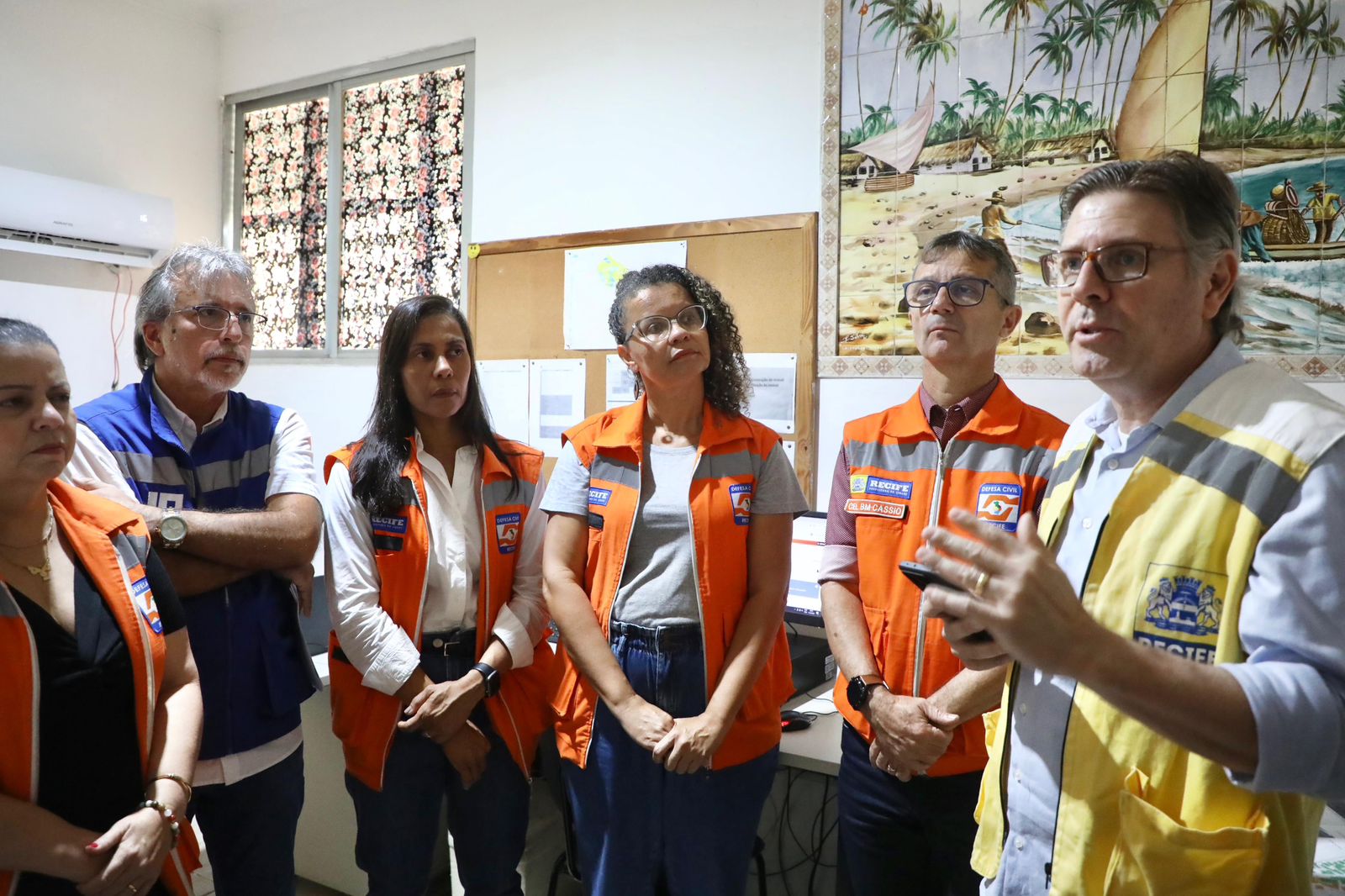Força-tarefa no Recife realiza uma operação preventiva em dez comunidades localizadas em áreas de risco da cidade