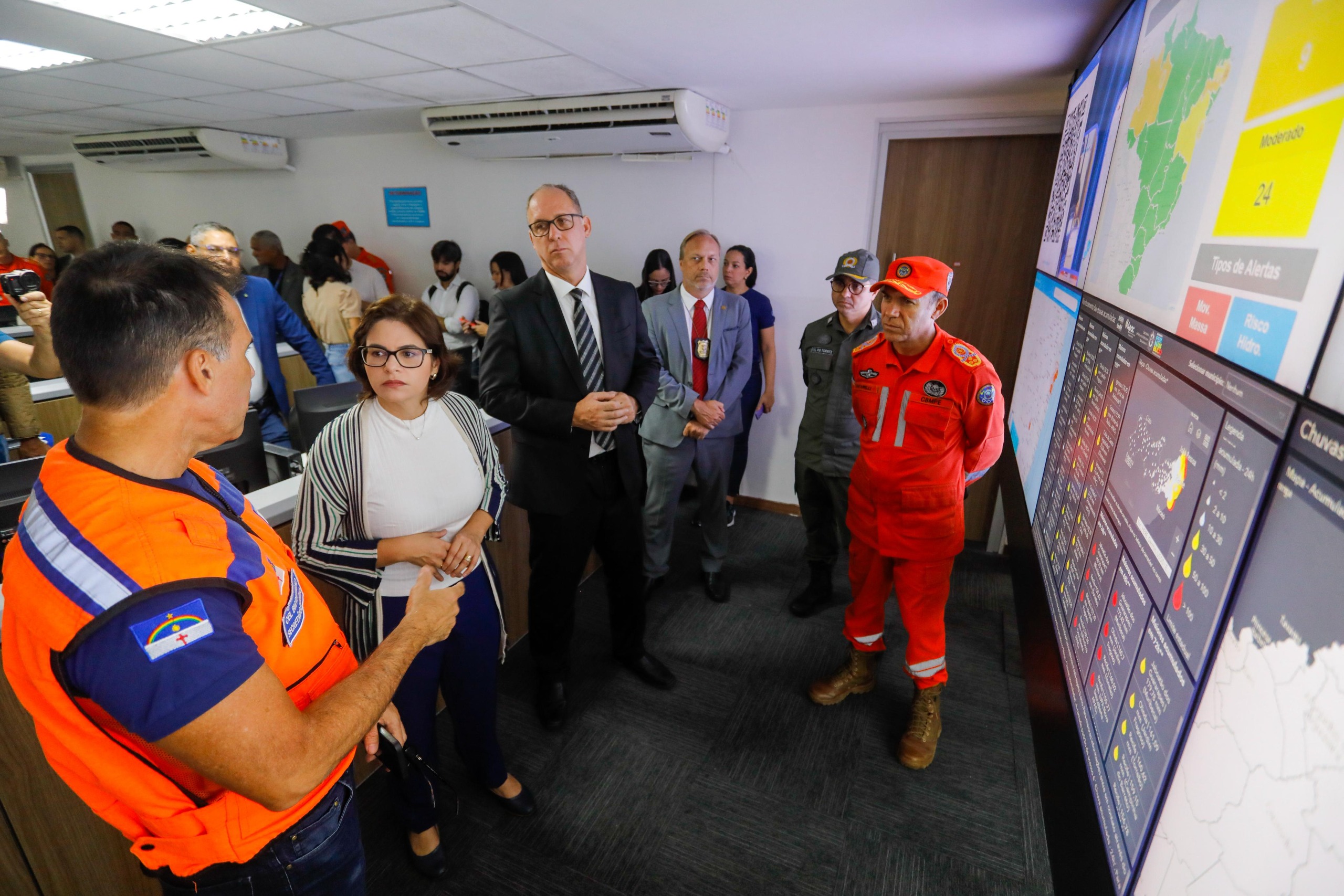 Governadora em exercício Priscila Krause monitora ações após chuvas na RMR e Zona da Mata; Apac mantém alerta laranja