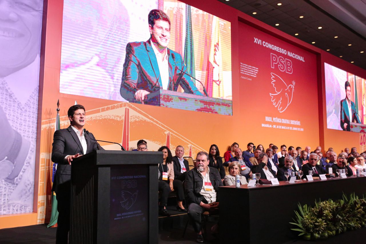 O prefeito João Campos, que assume o comando do PSB neste domingo, afirma que PSB tem que conversar com o Brasil que a gente sente nas ruas